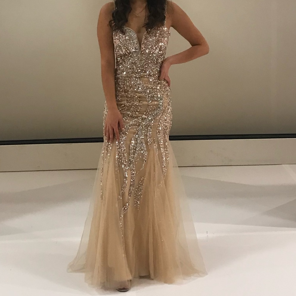 PROM DRESS - Picture 3 of 11
